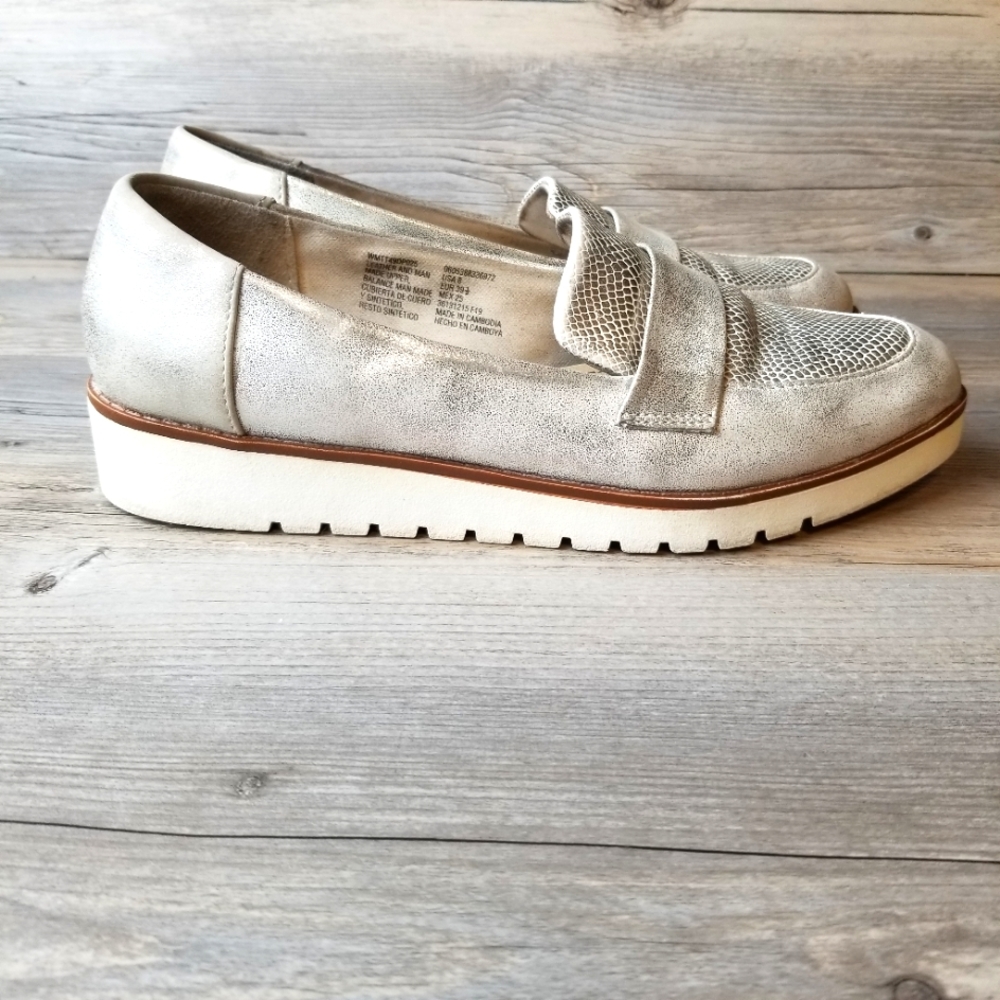 Time and Tru Leather Shiny Silver Slight Platform Wedge Slip On Loafer